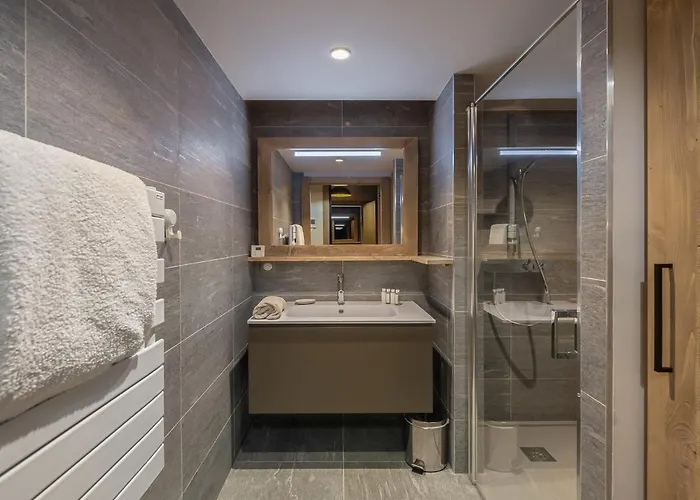 Cosy A Rochebrune, Piscine Et Parking - Fr-1-569-58 Apartman *